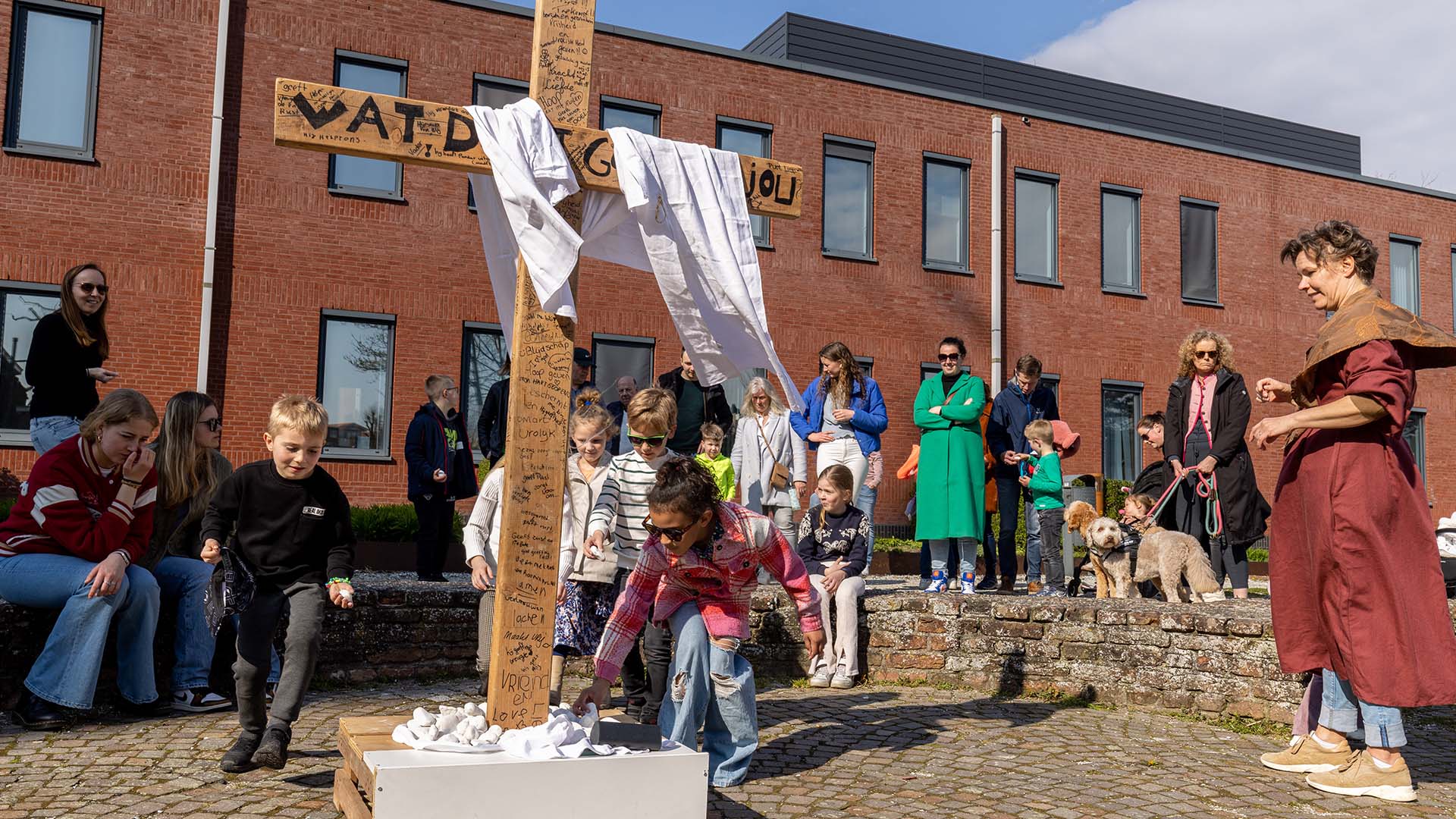 Paaswandeling door centrum Rijnsburg