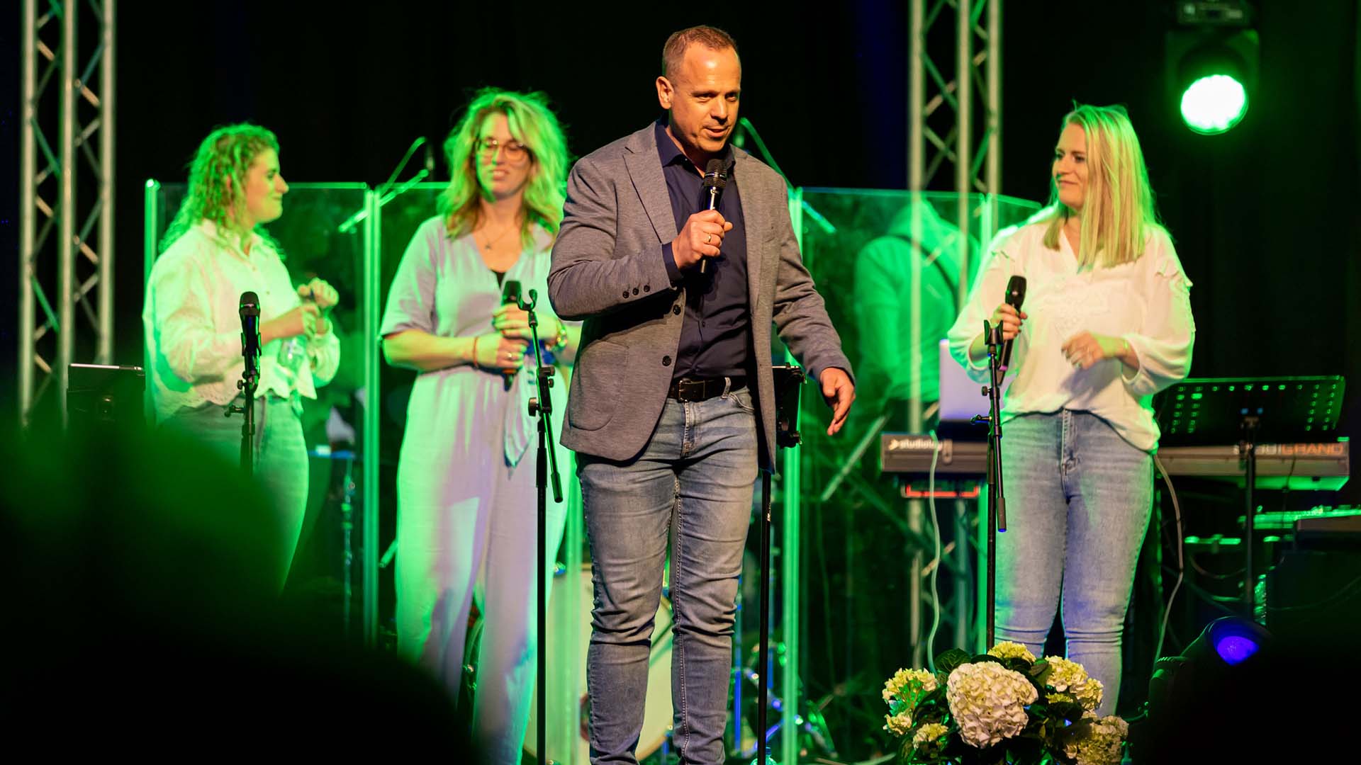 Sing-in ‘Huis van Oranje’ druk bezocht (foto’s)