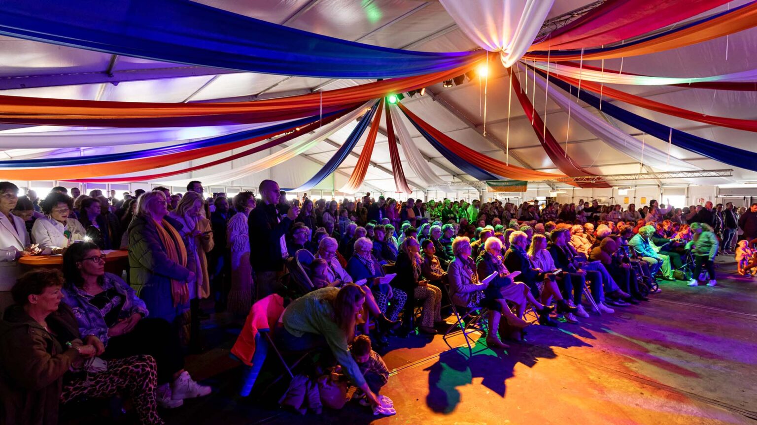 Sing-in ‘Huis van Oranje’ druk bezocht (foto's) • Baptistengemeente Katwijk
