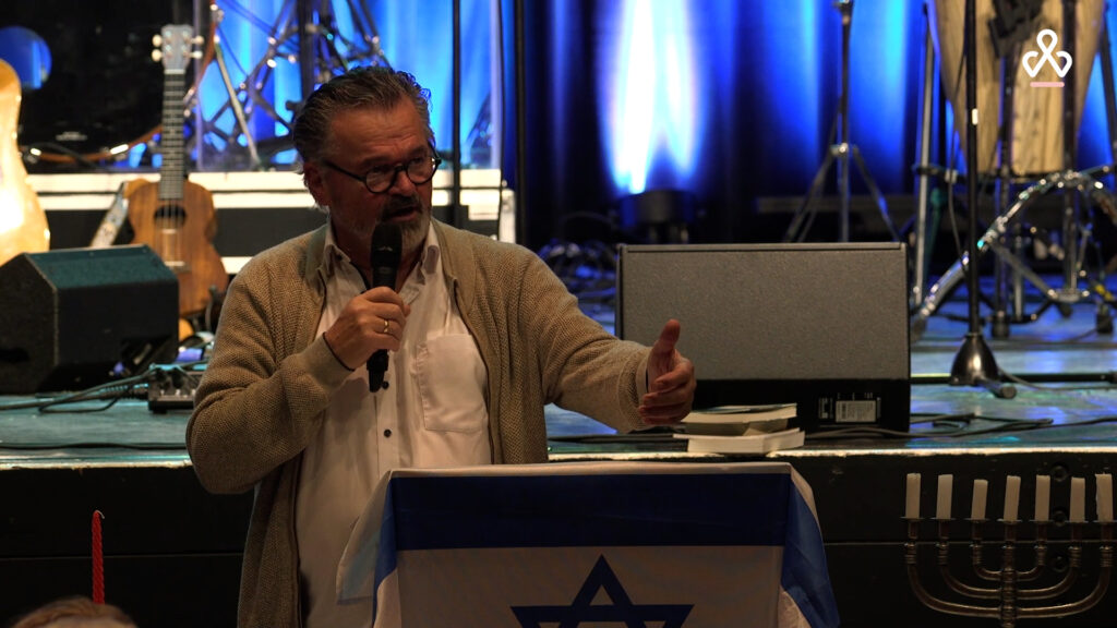 Jan Kloos spreekt over verbondenheid met Israël (deel 1)