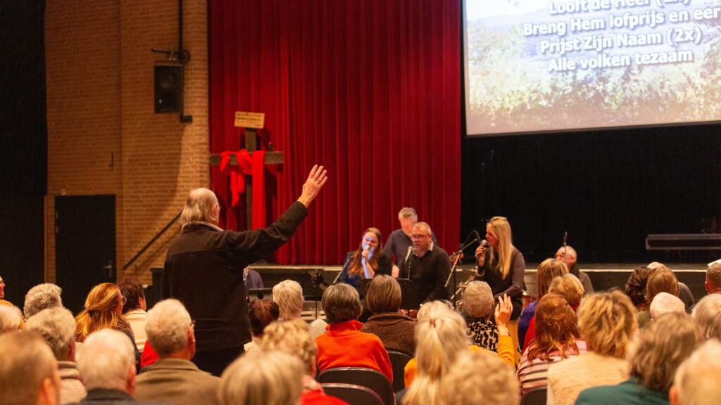 Grote opkomst bij ‘Glorie aan God’ zangavond