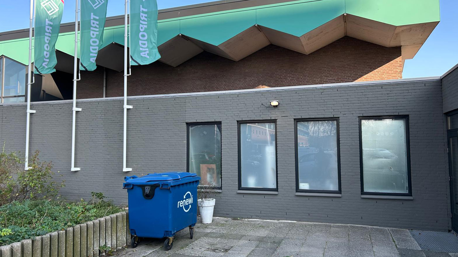 Extra oud papier locatie bij Tripodia